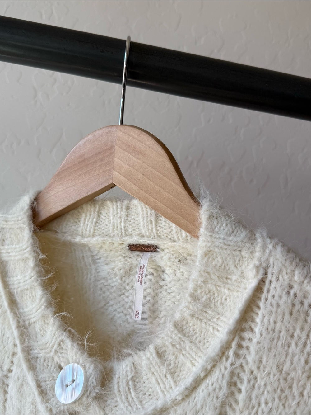 Free People Willow Cardi Tofu White Fuzzy Sweater Cropped Cozy Cable Knit - Picture 5 of 7